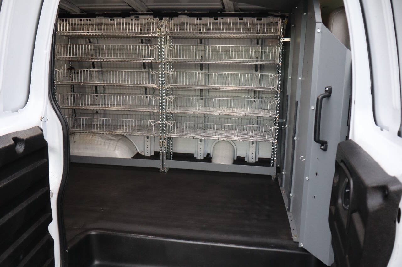 Used 2020 Chevrolet Express 2500 RWD image 5