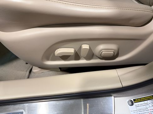 Used 2014 Nissan Altima 2.5 SL w/ Technology Package FWD image 12