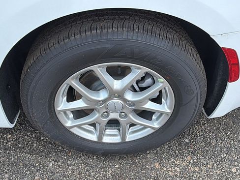 New 2027 Chrysler Pacifica Select FWD image 12
