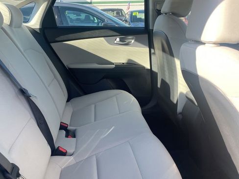 Used 2022 Kia Forte LXS w/ LXS Technology Package image 10
