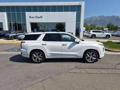Used 2022 Hyundai Palisade Limited AWD/4WD image 2