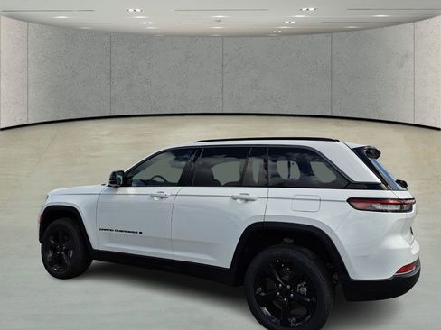 New 2026 Jeep Grand Cherokee Limited w/ Limited Altitude Package RWD image 6