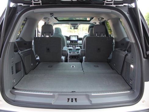 Used 2018 Lincoln Navigator Reserve w/ Technology Package AWD/4WD image 31
