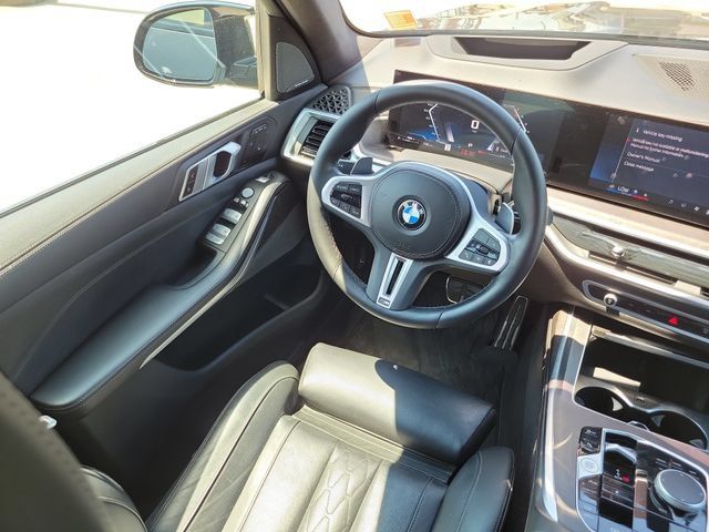 Used 2025 BMW X7 M60i AWD/4WD image 18