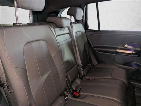 Used 2025 Mercedes-Benz GLB 250 image 16