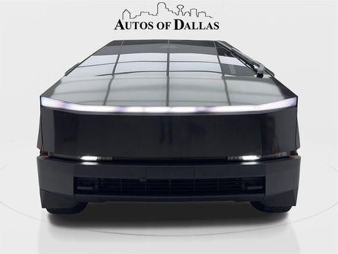 Used 2024 Tesla Cybertruck AWD Crew Cab image 4