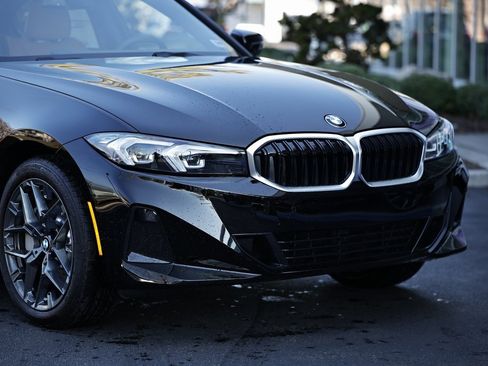 New 2025 BMW 330i xDrive Sedan w/ Convenience Package image 2