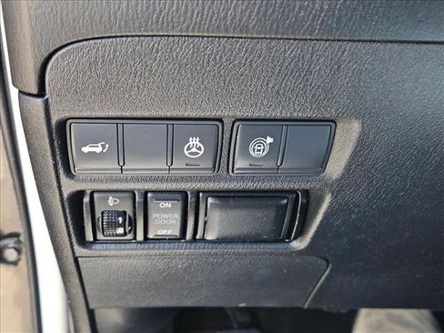 Used 2018 Nissan Armada Platinum w/ Interior Lighting Package RWD image 29