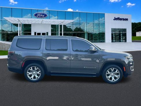 Used 2022 Jeep Wagoneer Series II RWD image 2