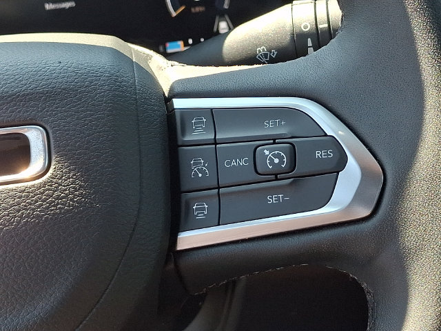 Used 2025 Jeep Compass Limited w/ Elite Group AWD/4WD image 22