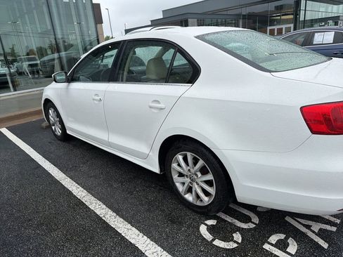Used 2013 Volkswagen Jetta SE FWD image 1