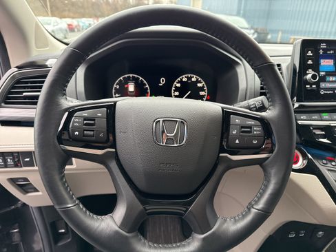 Used 2025 Honda Odyssey Elite image 11