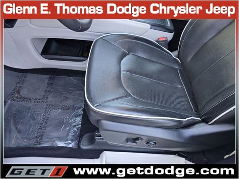 Certified 2024 Chrysler Pacifica Limited image 22