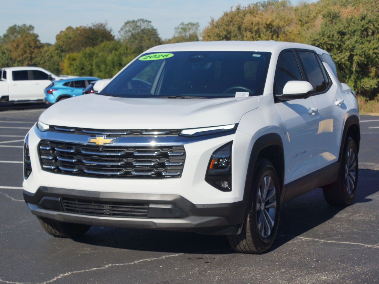 Used 2026 Chevrolet Equinox LT w/ Safety and Technology Package FWD image 2