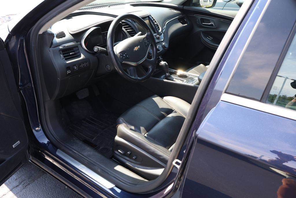 Used 2016 Chevrolet Impala LTZ w/ Enhanced Convenience Package FWD image 9