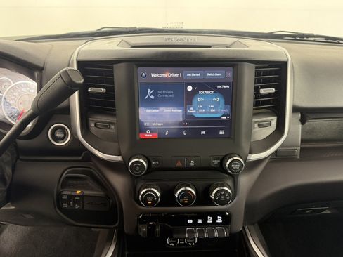 Used 2024 RAM 2500 Big Horn w/ Off Road Package AWD/4WD image 18