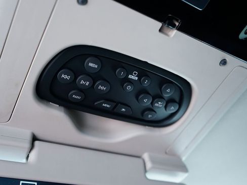 Used 2015 Cadillac Escalade Premium image 45