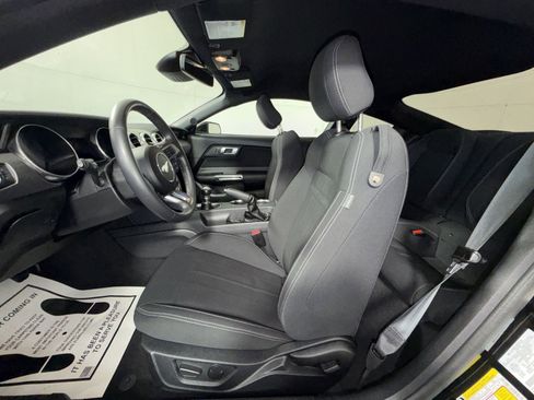 Used 2022 Ford Mustang GT RWD image 13
