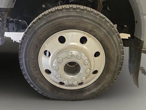 Used 2024 Ford F450 Platinum w/ FX4 Off-Road Package AWD/4WD image 24