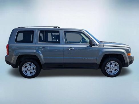 Used 2014 Jeep Patriot Sport w/ Power Value Group AWD/4WD image 8