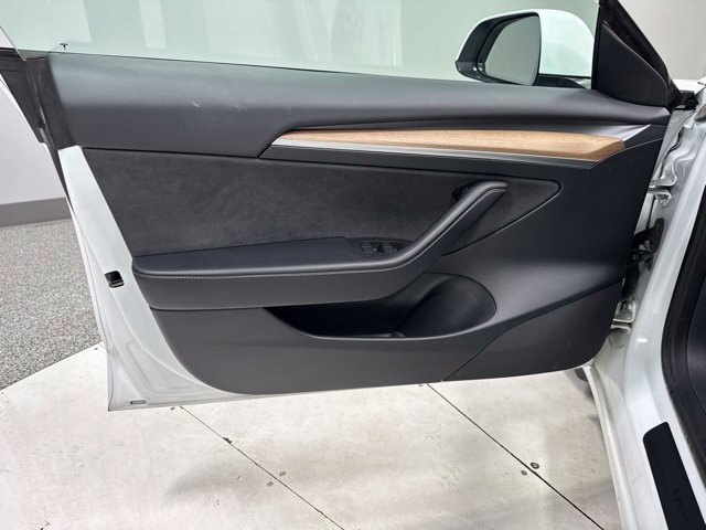 Used 2023 Tesla Model 3 Standard Range RWD image 12
