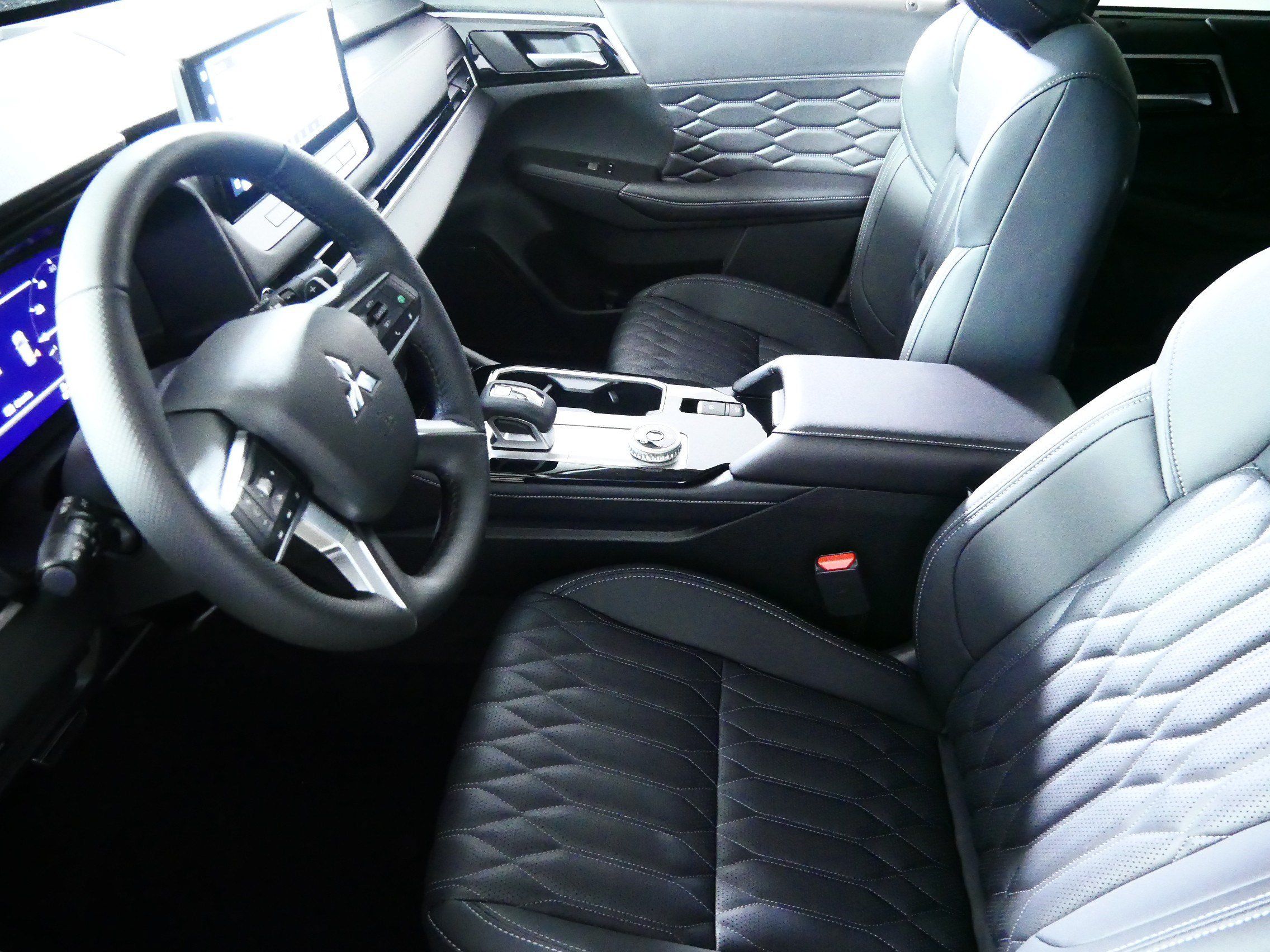 New 2026 Mitsubishi Outlander SEL AWD/4WD image 4