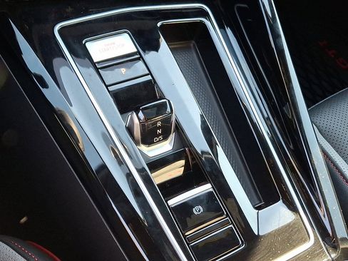 Used 2025 Volkswagen GTI SE image 18