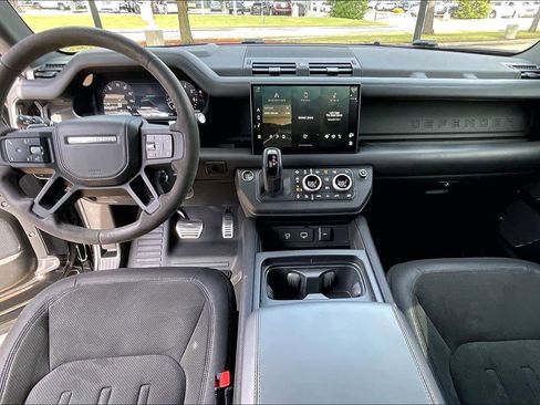 Used 2023 Land Rover Defender 90 V8 image 14