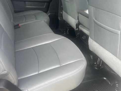 Used 2019 RAM 1500 Tradesman w/ Chrome Appearance Group image 10