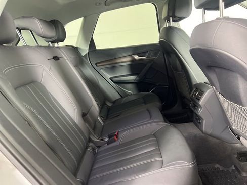 Used 2023 Audi Q5 2.0T Premium w/ Convenience Package image 16