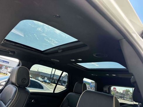 Used 2023 Chevrolet Traverse Premier w/ Redline Edition image 21