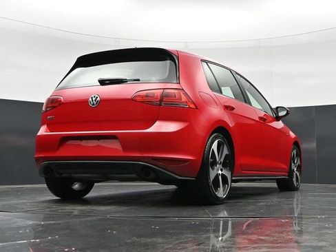 Used 2016 Volkswagen Golf 4-Door FWD image 39