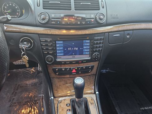 Used 2007 Mercedes-Benz E 63 AMG 4dr Sdn 6.3L AMG RWD image 12