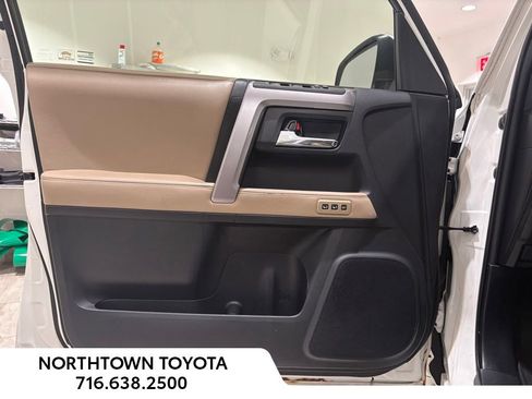 Used 2016 Toyota 4Runner Limited image 40
