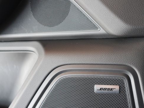 Used 2025 Porsche Macan image 24