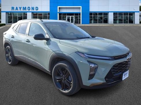 Certified 2025 Chevrolet Trax ACTIV w/ Driver Confidence Package image 1