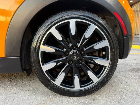 Used 2017 MINI Cooper 2-Door Hardtop FWD image 17