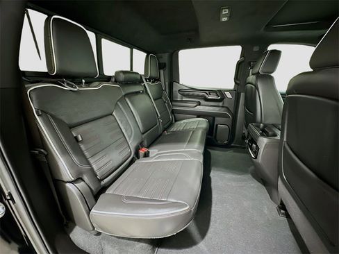 Used 2024 GMC Sierra 1500 AT4X image 28