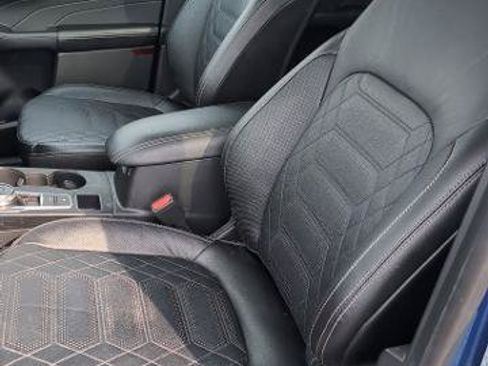Certified 2023 Ford Escape Platinum w/ Premium Technology Package AWD/4WD image 9