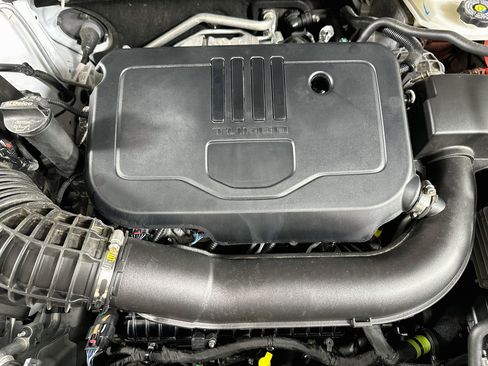 Used 2025 Chevrolet Blazer LT FWD image 31