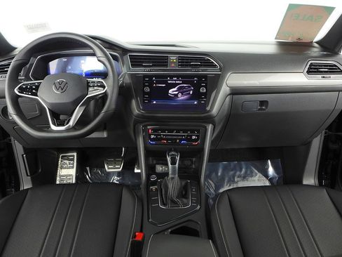 Used 2023 Volkswagen Tiguan SE R-Line FWD image 25