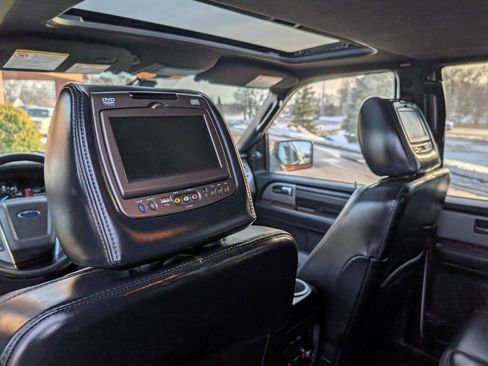 Used 2016 Ford Expedition EL Platinum image 17