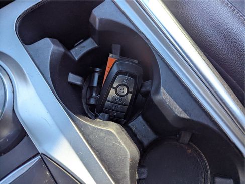 Used 2020 Ford Explorer Limited AWD/4WD image 10