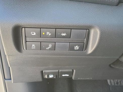 Certified 2025 Nissan Kicks Play S image 16