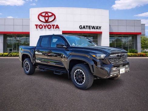 Used 2026 Toyota Tacoma TRD Off-Road AWD/4WD image 3