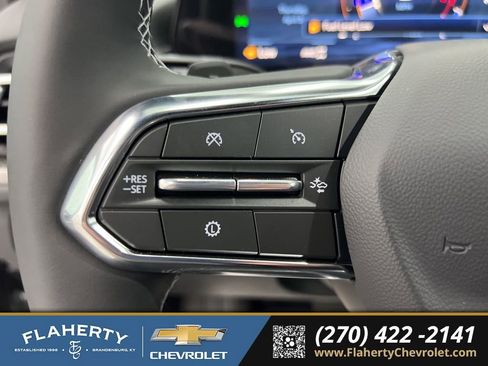New 2026 Chevrolet Traverse LT w/ Driver Confidence Package AWD/4WD image 25