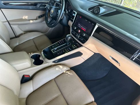 Certified 2023 Porsche Macan S AWD/4WD image 17