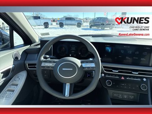 Used 2025 Hyundai Sonata SEL FWD image 42