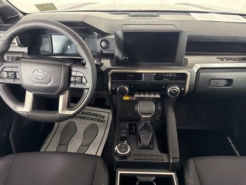 Used 2025 Toyota Tacoma SR5 image 21