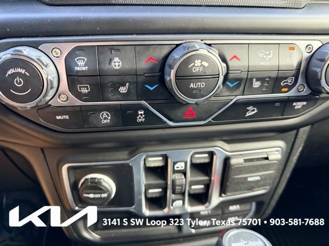 Used 2020 Jeep Wrangler Unlimited Sahara AWD/4WD image 19